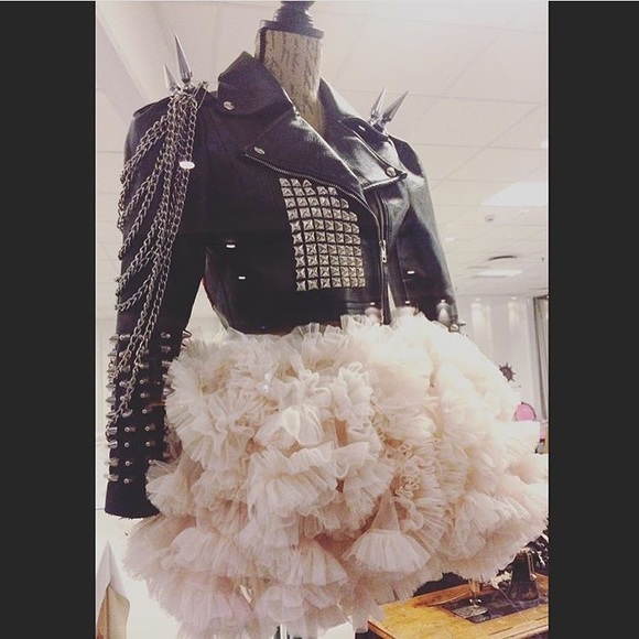 Deadly Seams Tutu - Picture 1 of 5